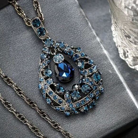 Blue Crystal Teardrop Pendant Long Necklace With Chain - Picture 3 of 3